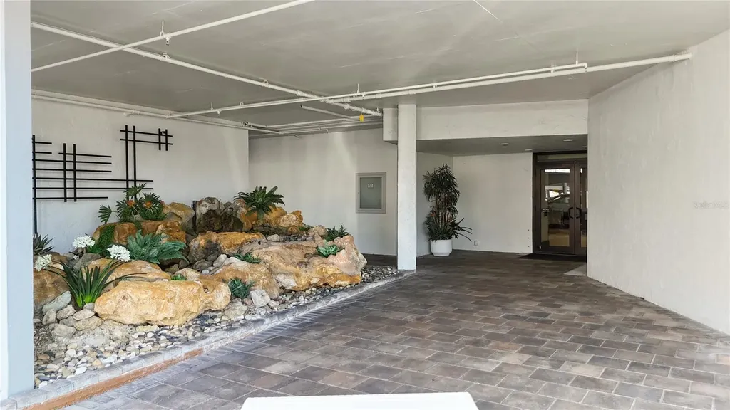435 S Gulfstream Avenue Sarasota FL 34236