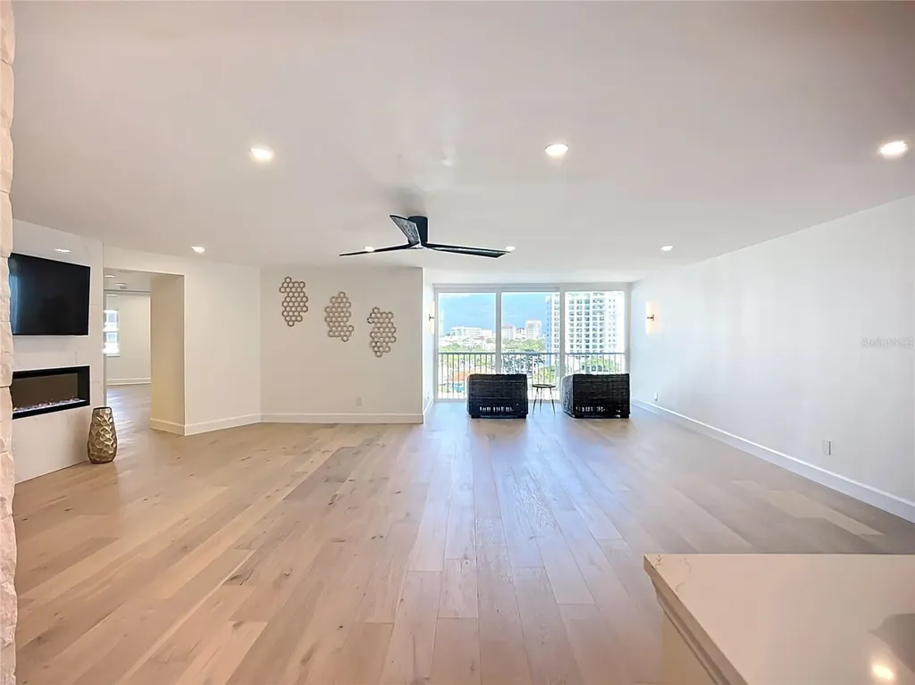 435 S Gulfstream Avenue Sarasota FL 34236