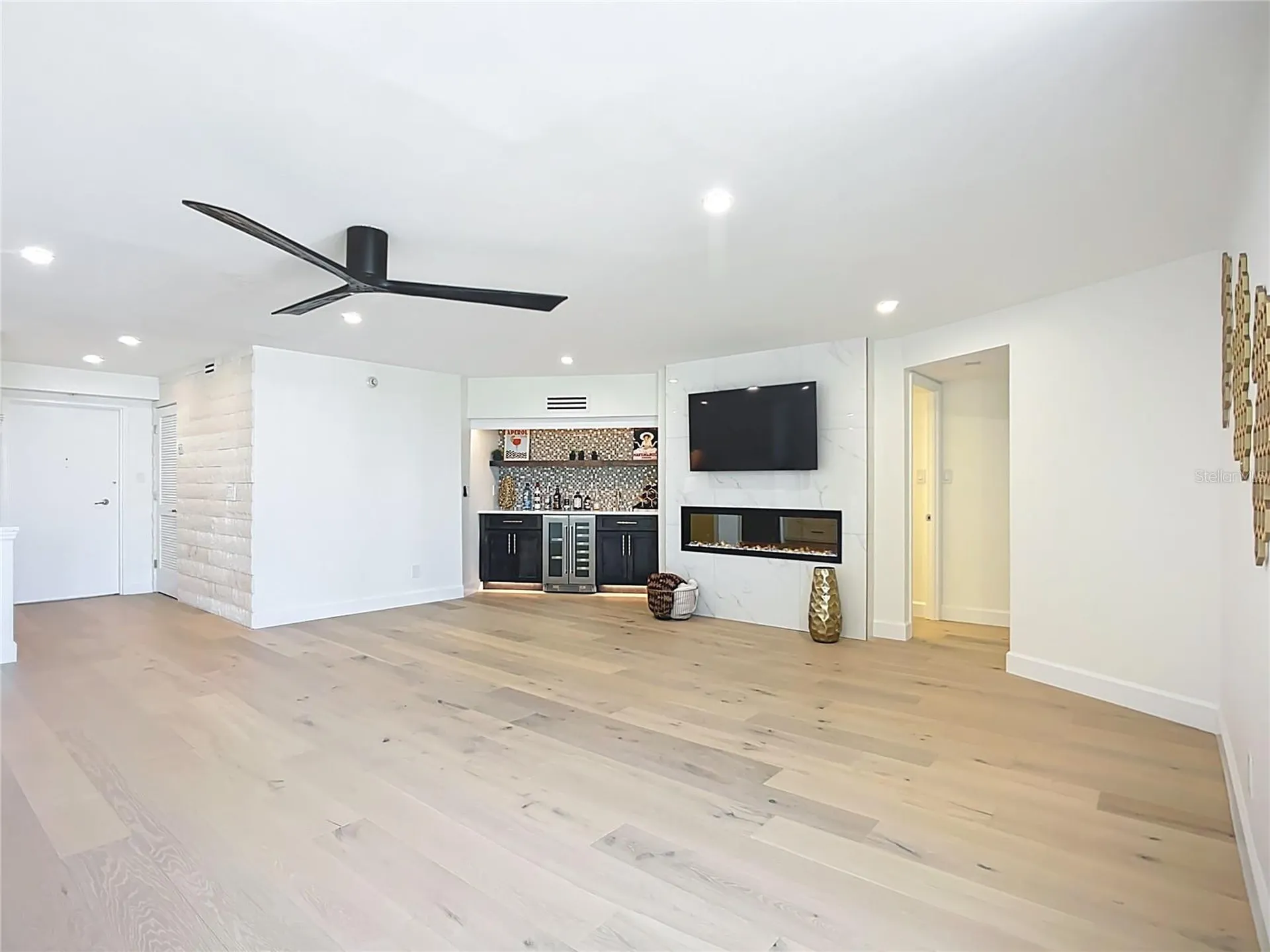 435 S Gulfstream Avenue Sarasota FL 34236