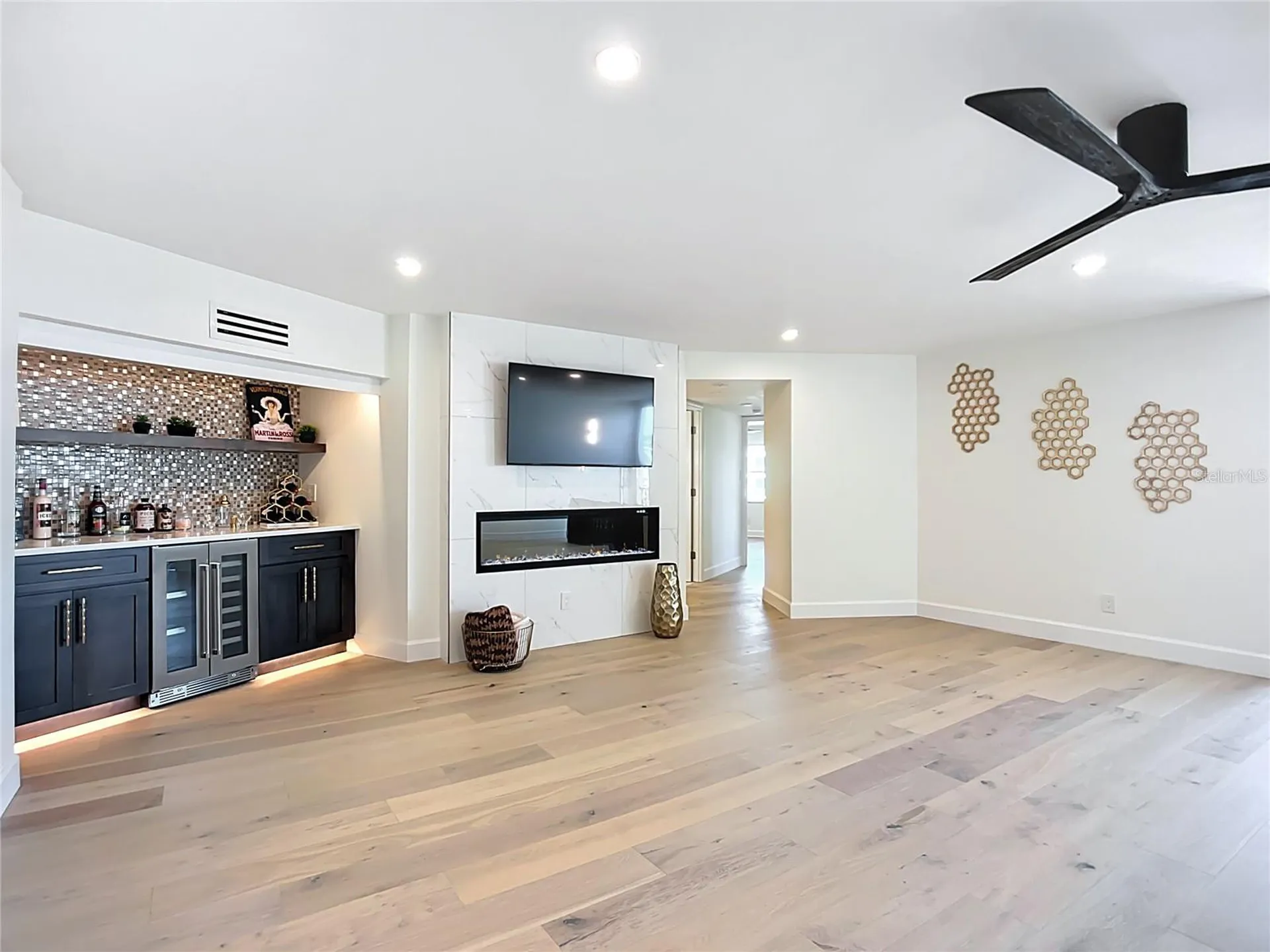 435 S Gulfstream Avenue Sarasota FL 34236