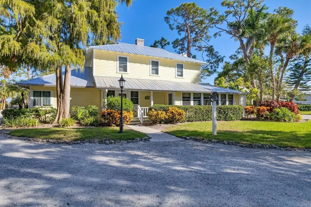 709 Eagle Point Drive Venice FL 34285