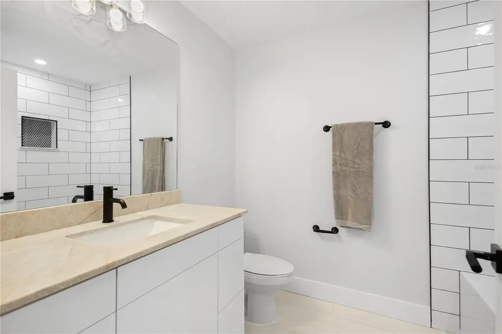 7304 Portlight Lane Sarasota FL 34240