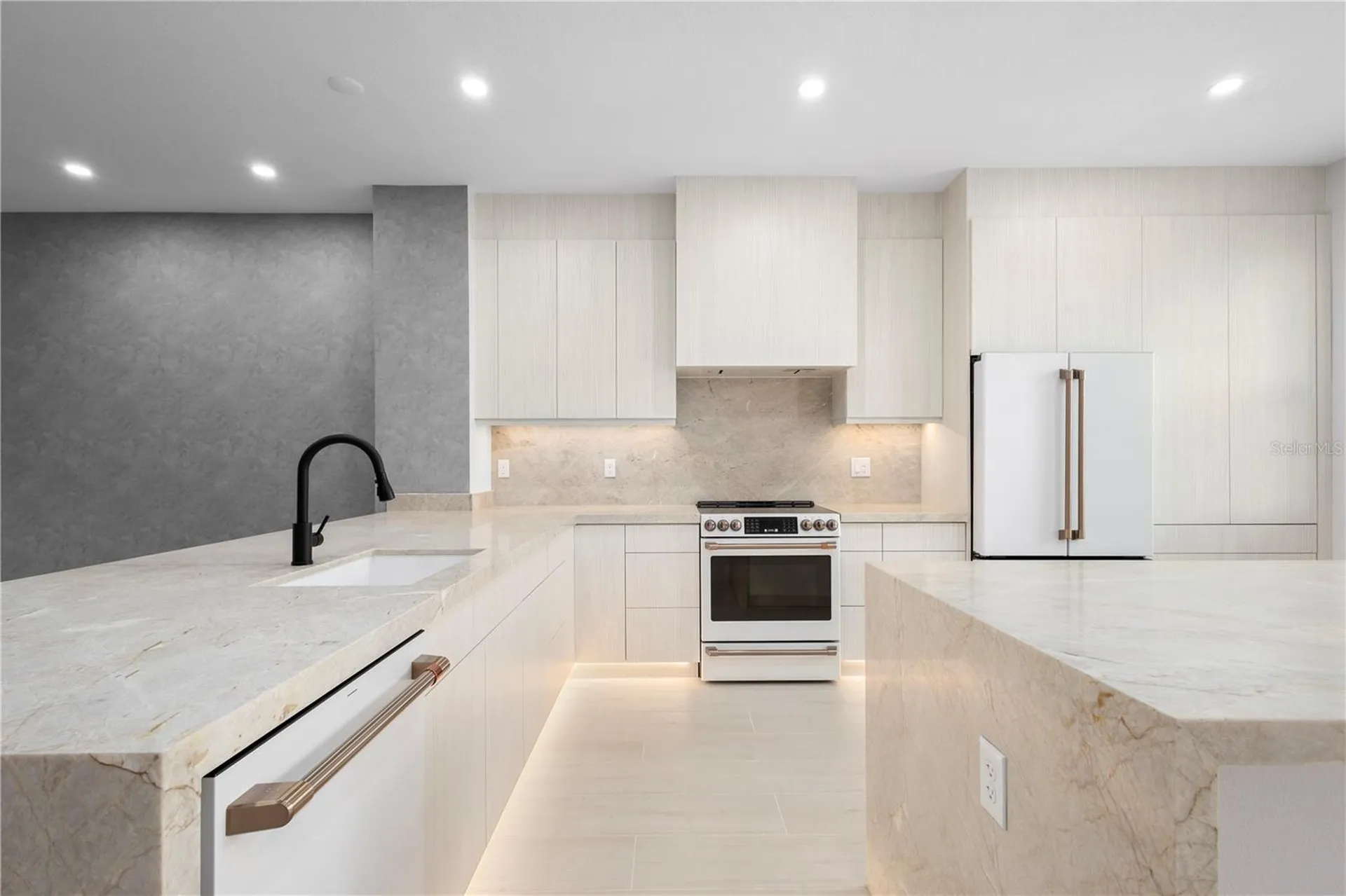 7304 Portlight Lane Sarasota FL 34240