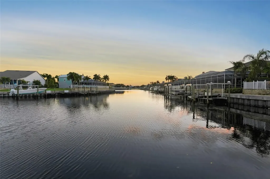 5603 Tybee Island Drive Apollo Beach FL 33572