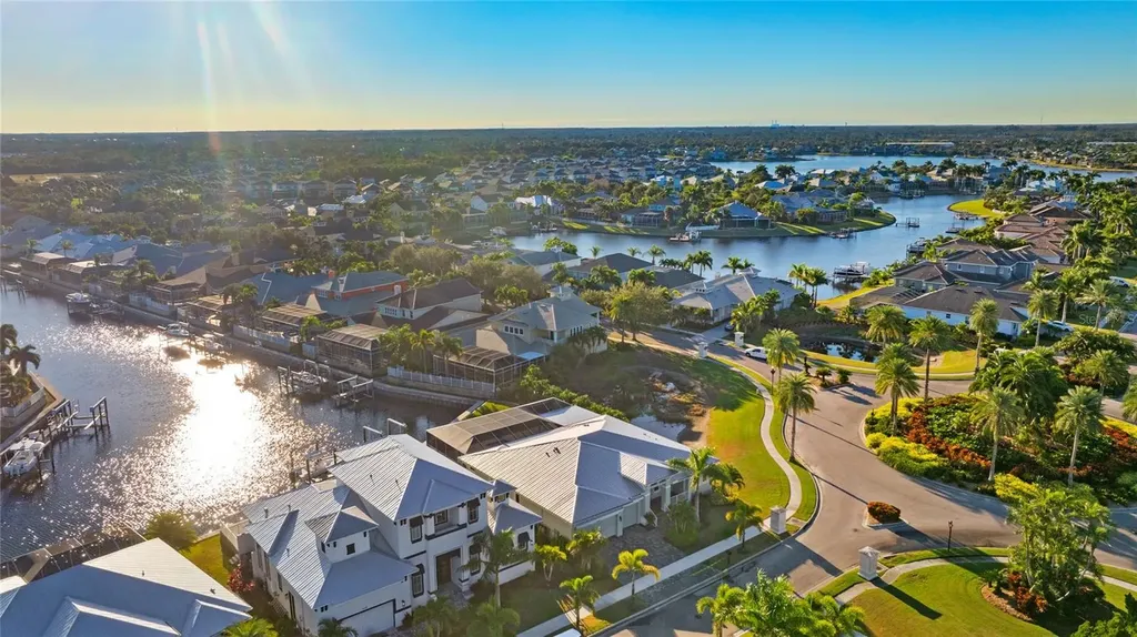 5603 Tybee Island Drive Apollo Beach FL 33572