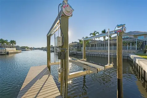 5603 Tybee Island Drive Apollo Beach FL 33572