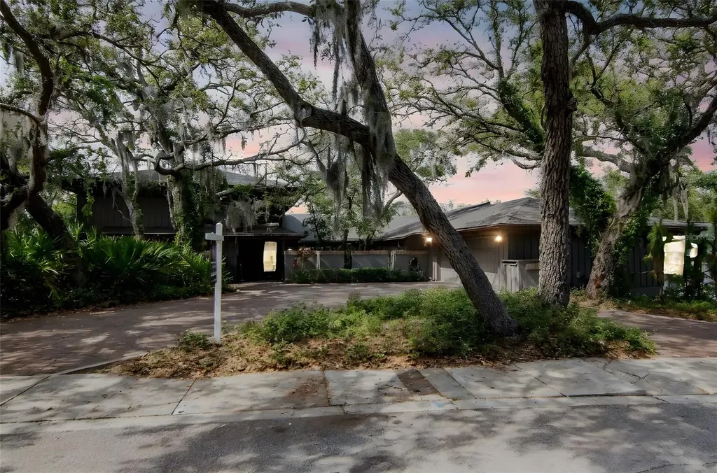 1296 Weybridge Lane Dunedin FL 34698