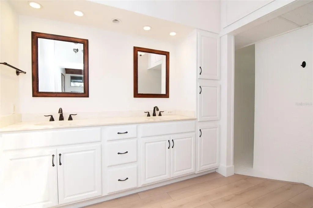 1296 Weybridge Lane Dunedin FL 34698