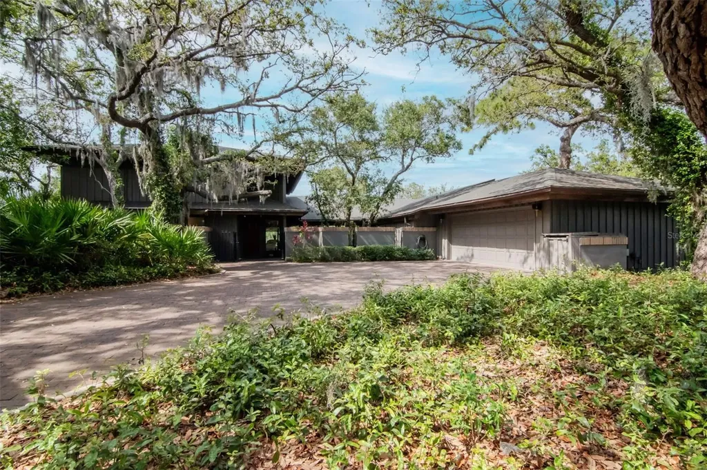 1296 Weybridge Lane Dunedin FL 34698