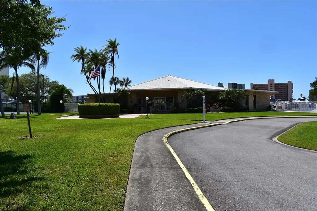 10351 Regal Drive Largo FL 33774