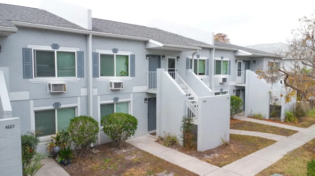 4148 Dolphin Drive Tampa FL 33617