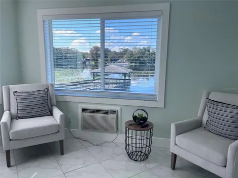 4148 Dolphin Drive Tampa FL 33617