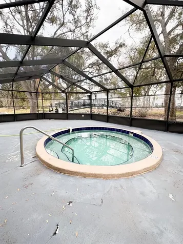 4148 Dolphin Drive Tampa FL 33617