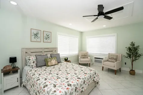 4148 Dolphin Drive Tampa FL 33617