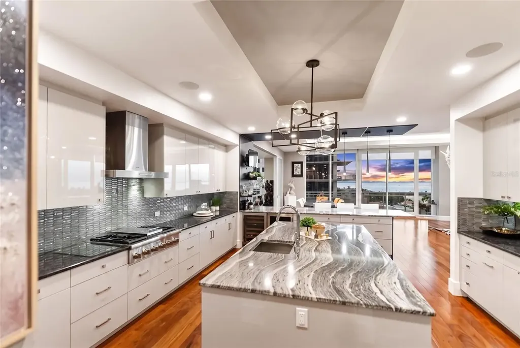 540 N Tamiami Trail Sarasota FL 34236