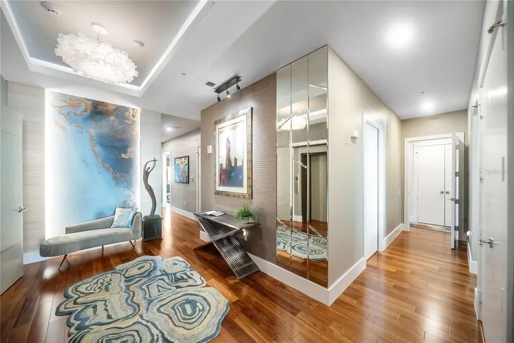 540 N Tamiami Trail Sarasota FL 34236