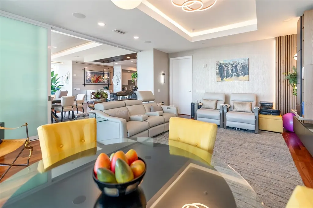 540 N Tamiami Trail Sarasota FL 34236