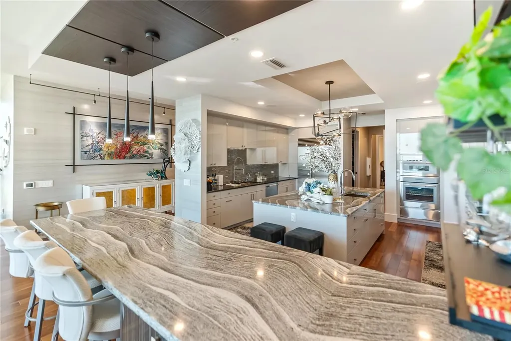 540 N Tamiami Trail Sarasota FL 34236