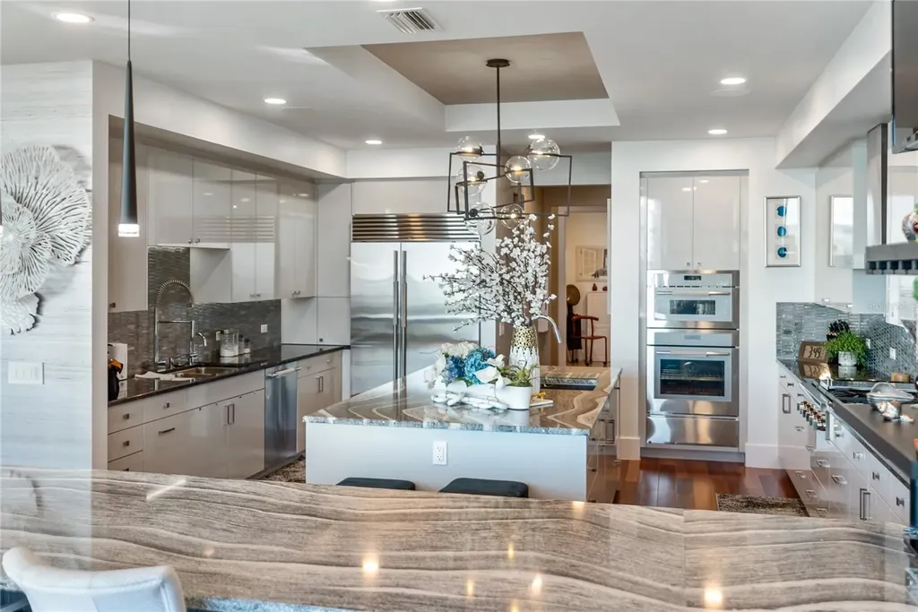 540 N Tamiami Trail Sarasota FL 34236