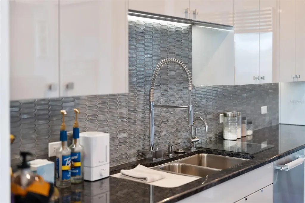 540 N Tamiami Trail Sarasota FL 34236