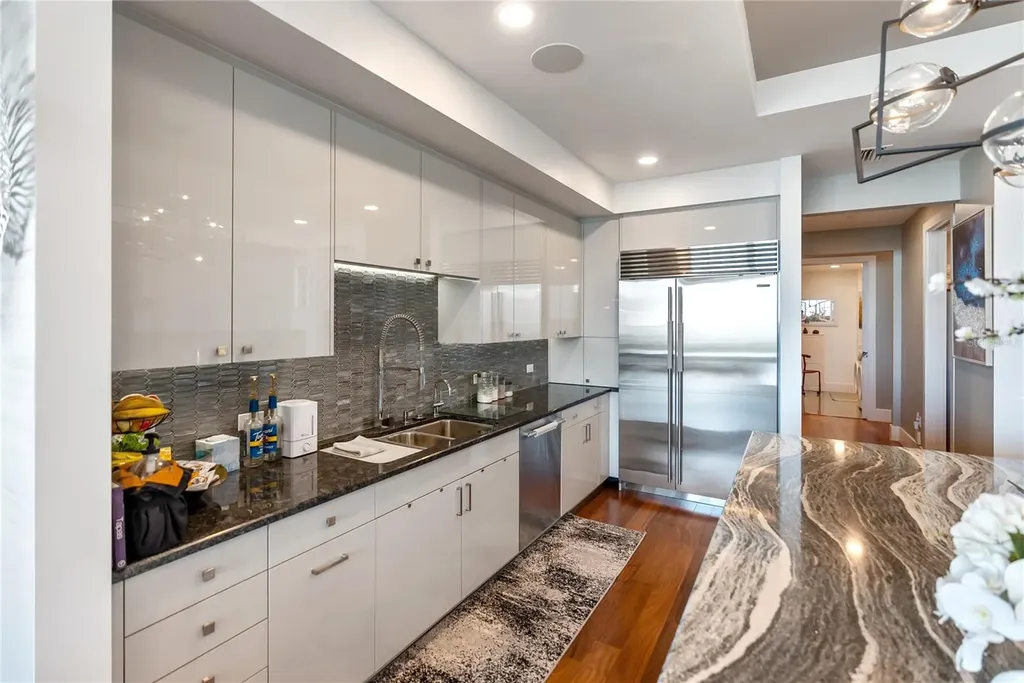 540 N Tamiami Trail Sarasota FL 34236