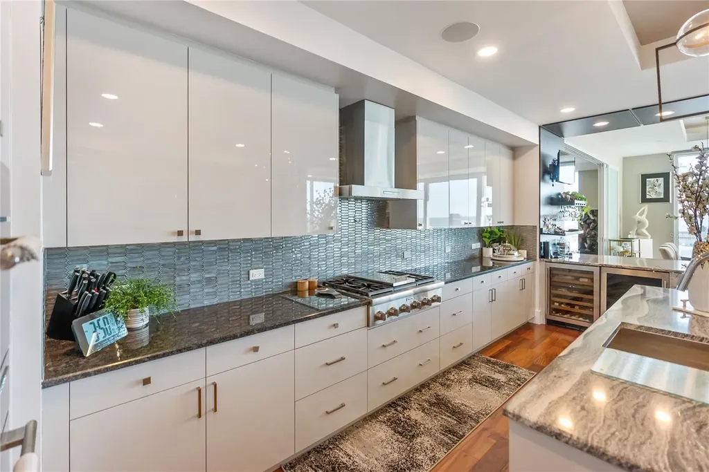 540 N Tamiami Trail Sarasota FL 34236