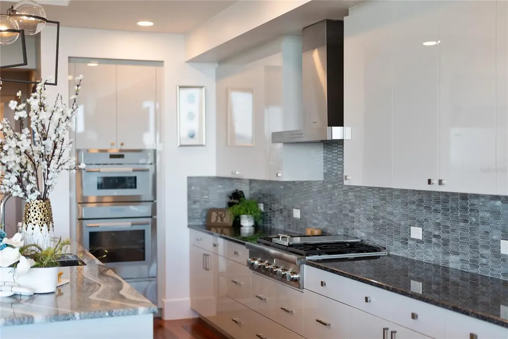 540 N Tamiami Trail Sarasota FL 34236