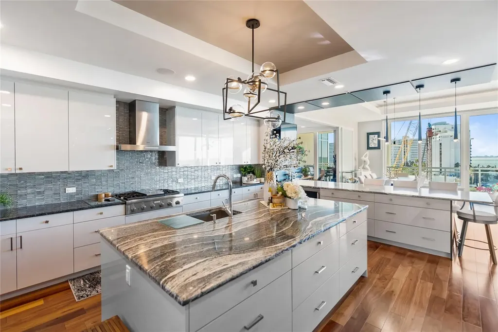 540 N Tamiami Trail Sarasota FL 34236