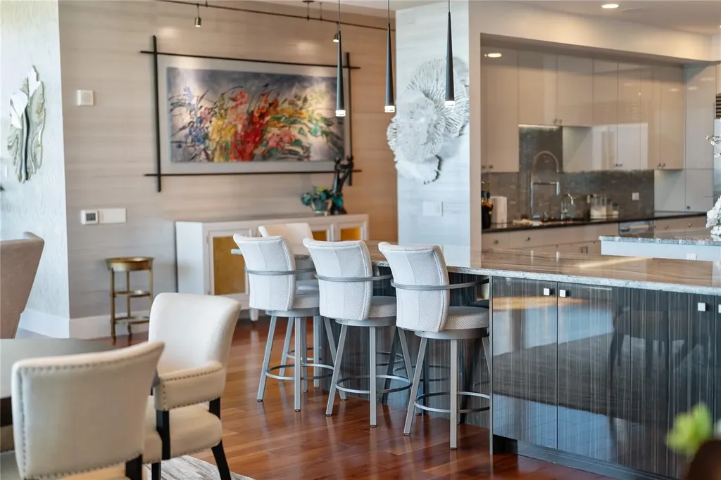 540 N Tamiami Trail Sarasota FL 34236