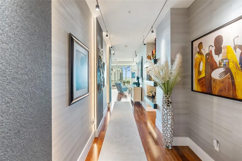 540 N Tamiami Trail Sarasota FL 34236