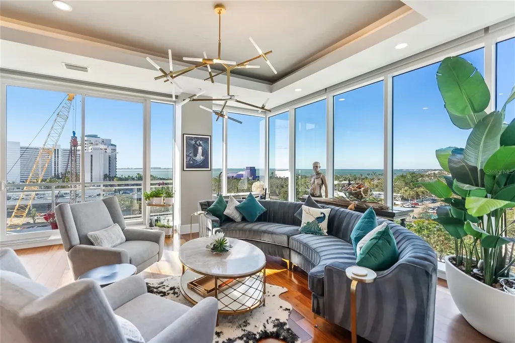 540 N Tamiami Trail Sarasota FL 34236