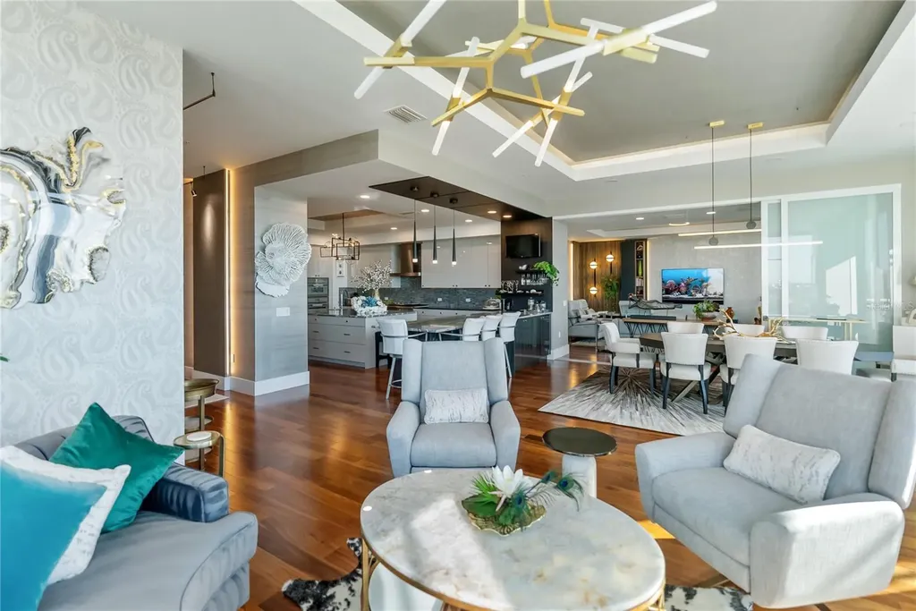 540 N Tamiami Trail Sarasota FL 34236