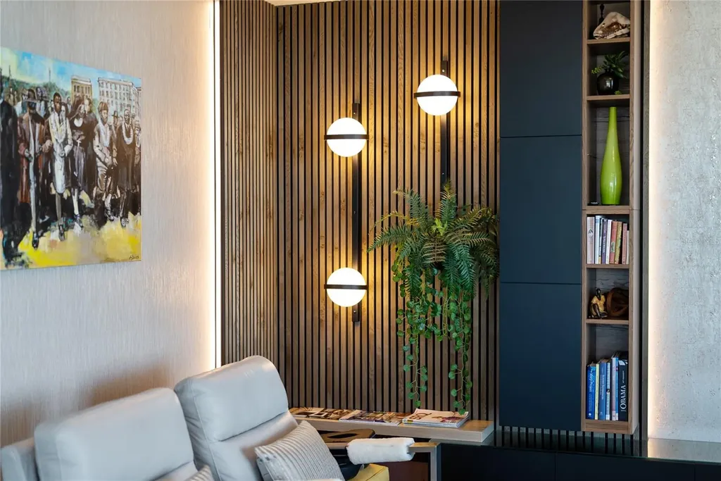 540 N Tamiami Trail Sarasota FL 34236