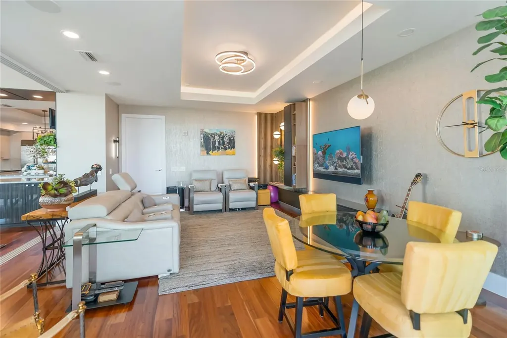 540 N Tamiami Trail Sarasota FL 34236