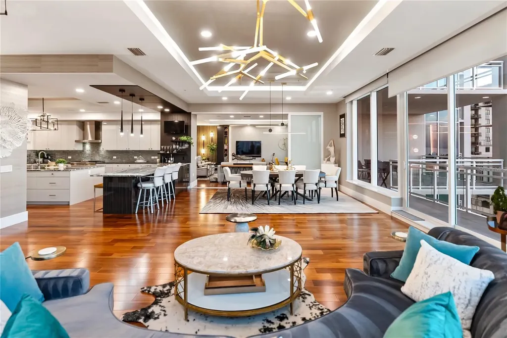 540 N Tamiami Trail Sarasota FL 34236