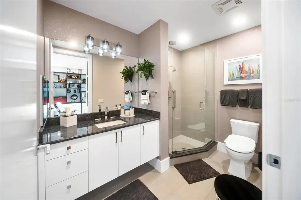 540 N Tamiami Trail Sarasota FL 34236