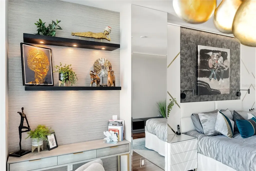 540 N Tamiami Trail Sarasota FL 34236