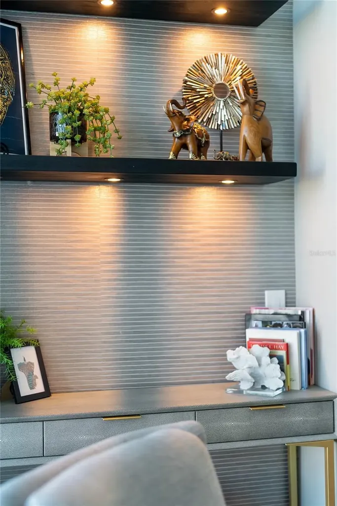 540 N Tamiami Trail Sarasota FL 34236