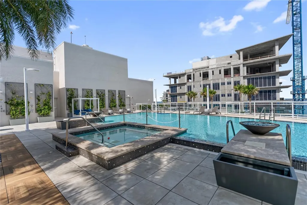 540 N Tamiami Trail Sarasota FL 34236