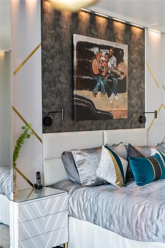 540 N Tamiami Trail Sarasota FL 34236