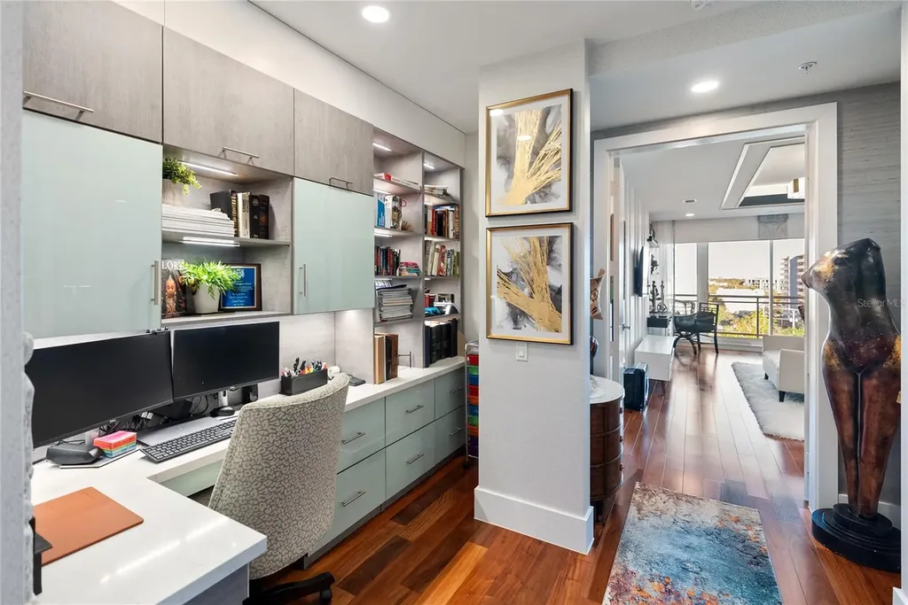 540 N Tamiami Trail Sarasota FL 34236