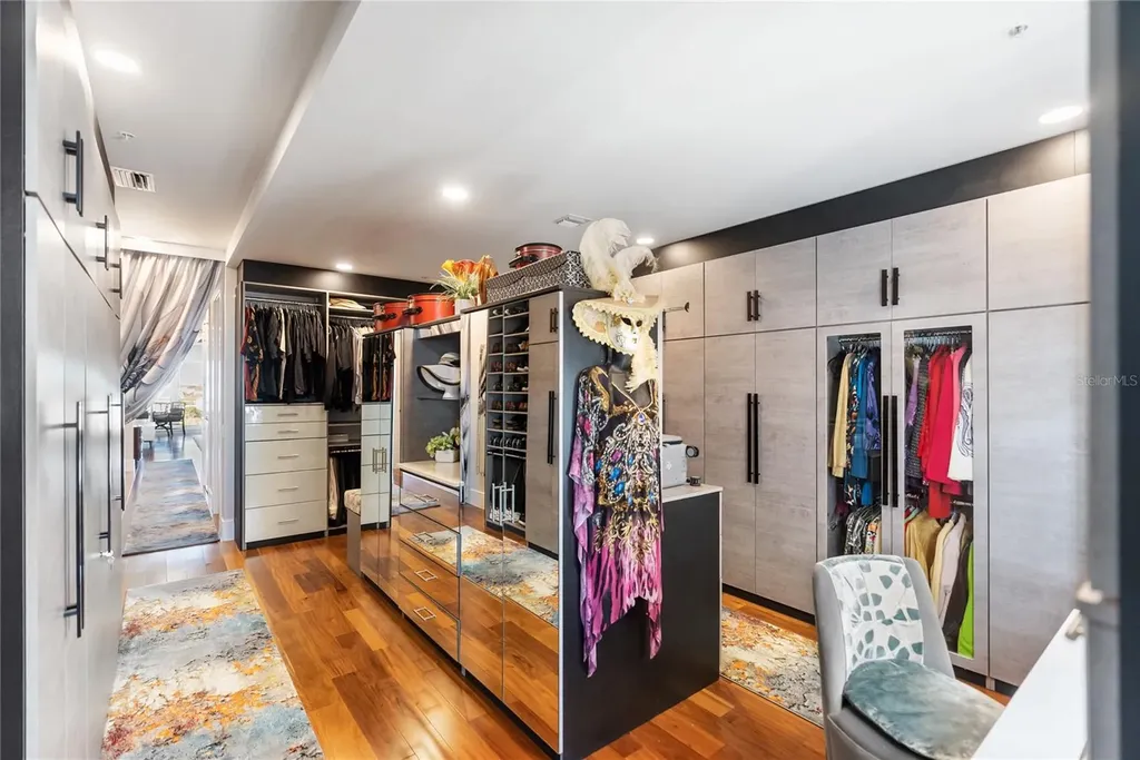 540 N Tamiami Trail Sarasota FL 34236