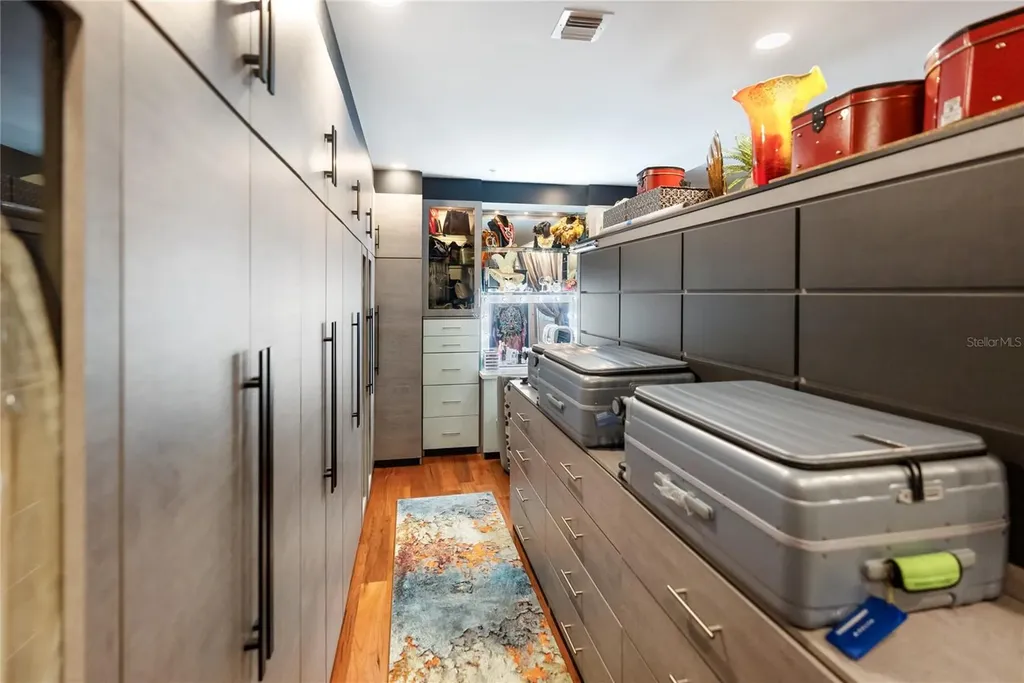 540 N Tamiami Trail Sarasota FL 34236