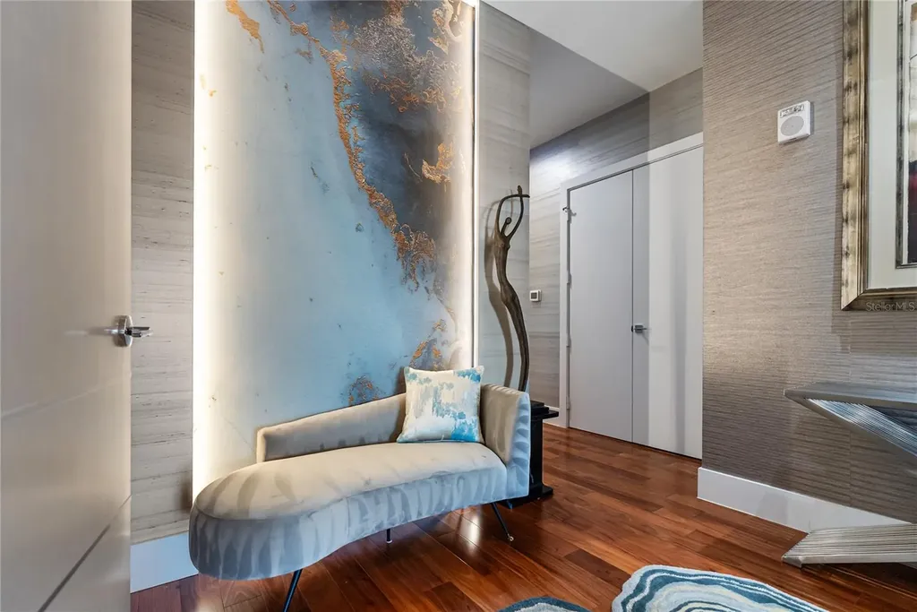 540 N Tamiami Trail Sarasota FL 34236