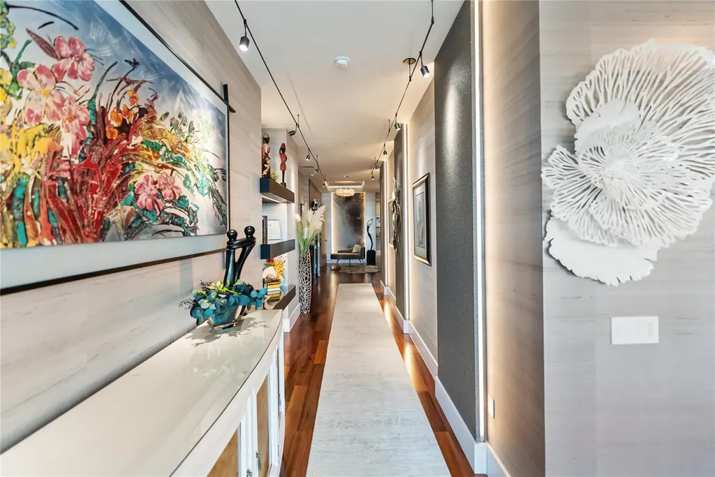 540 N Tamiami Trail Sarasota FL 34236