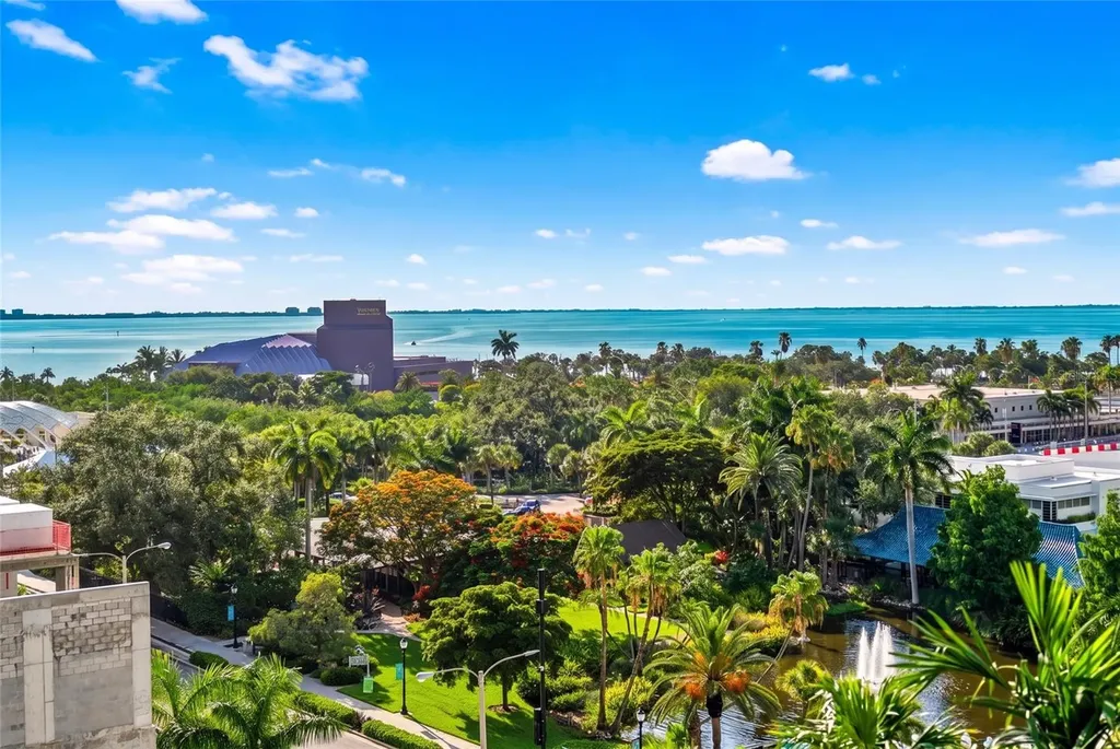540 N Tamiami Trail Sarasota FL 34236