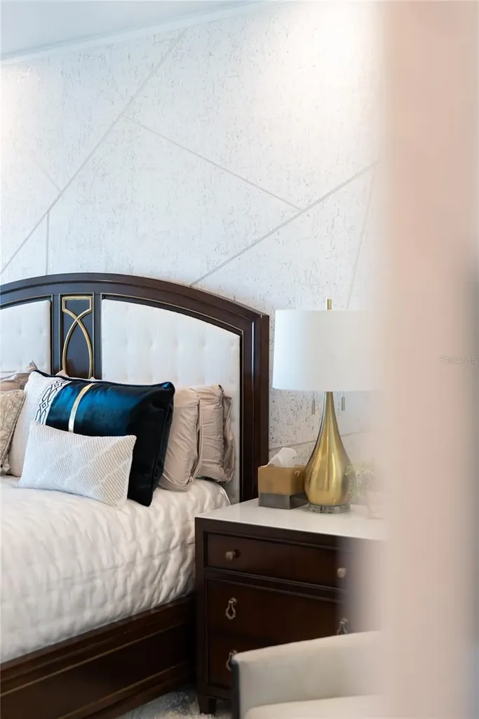 540 N Tamiami Trail Sarasota FL 34236