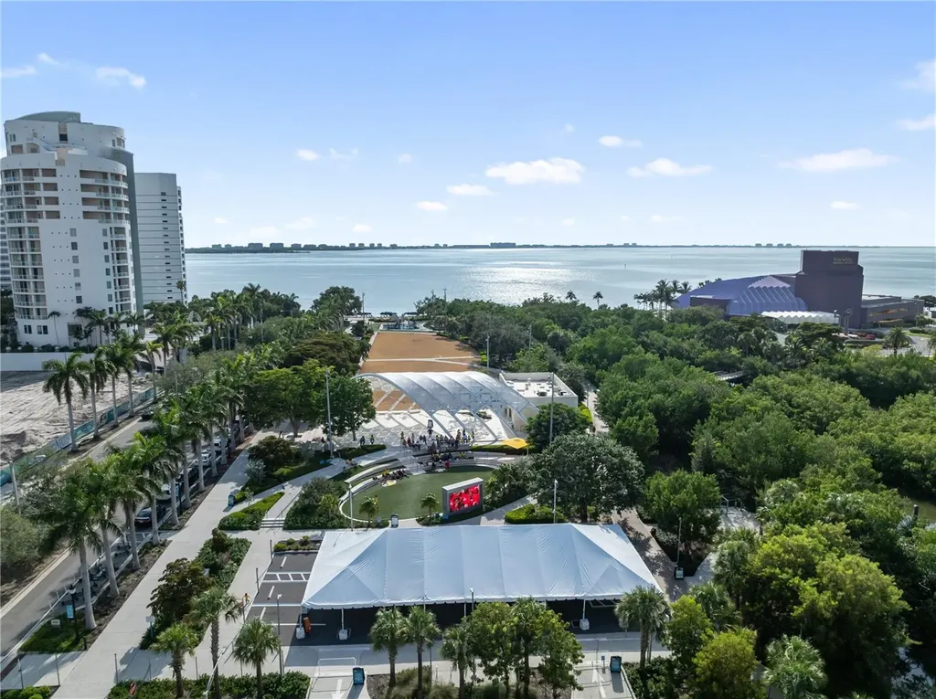 540 N Tamiami Trail Sarasota FL 34236