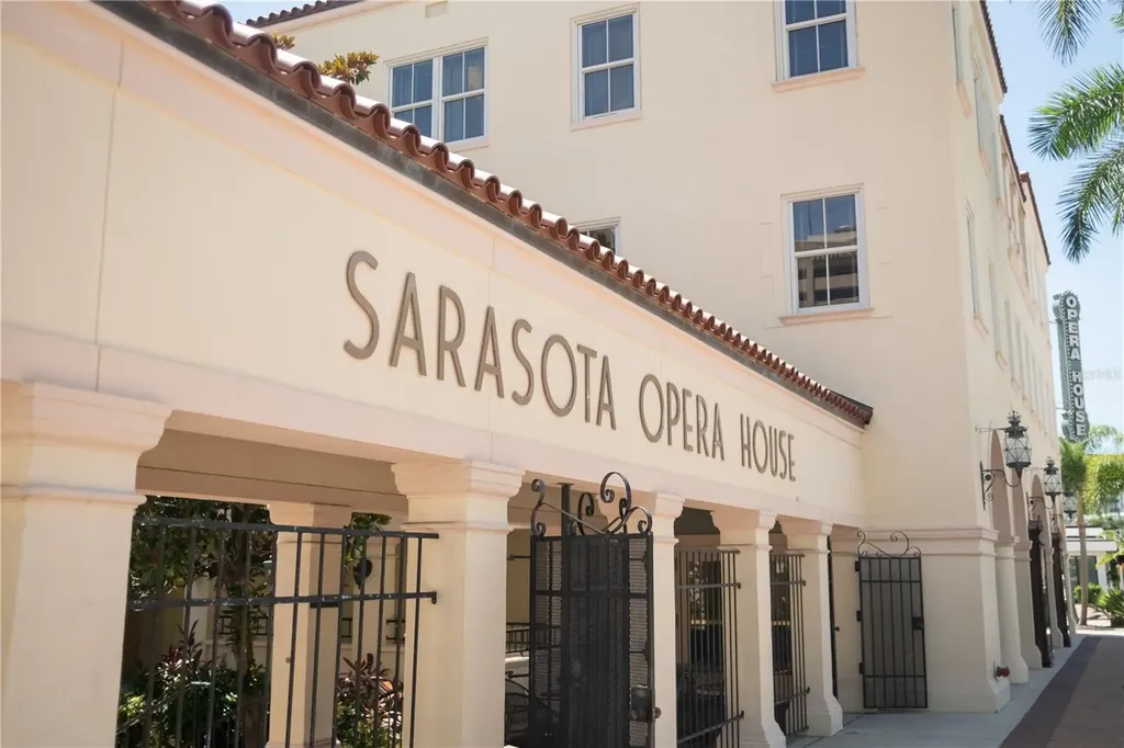 540 N Tamiami Trail Sarasota FL 34236