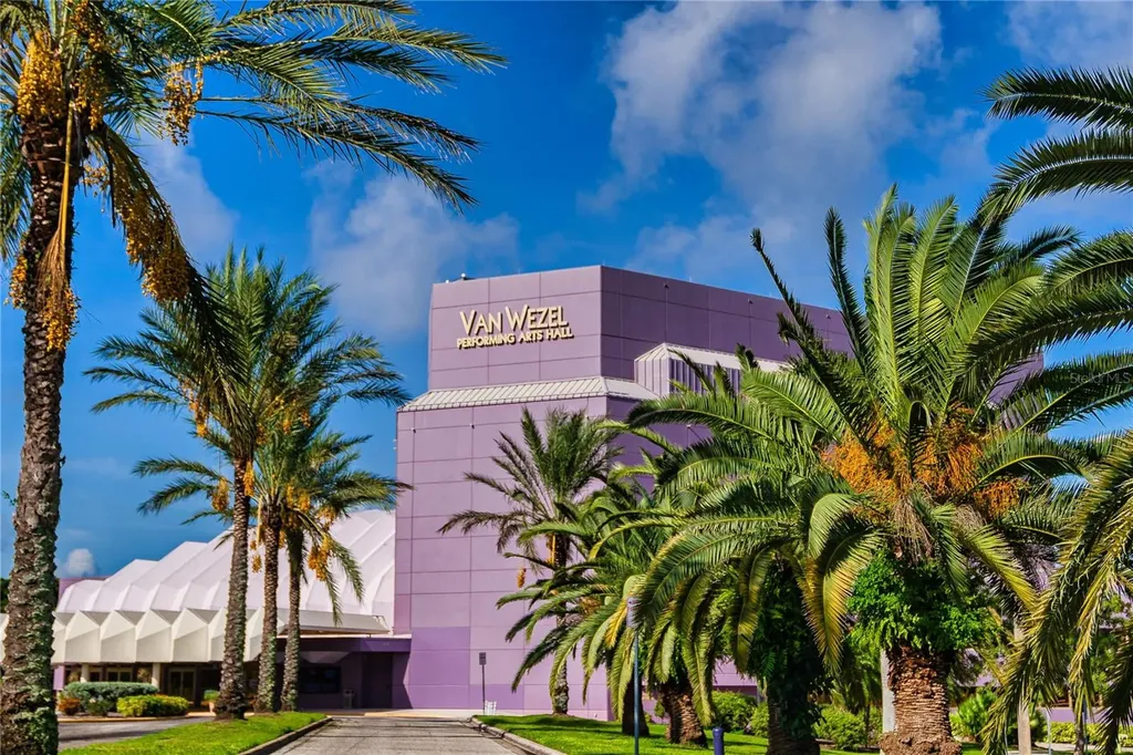 540 N Tamiami Trail Sarasota FL 34236